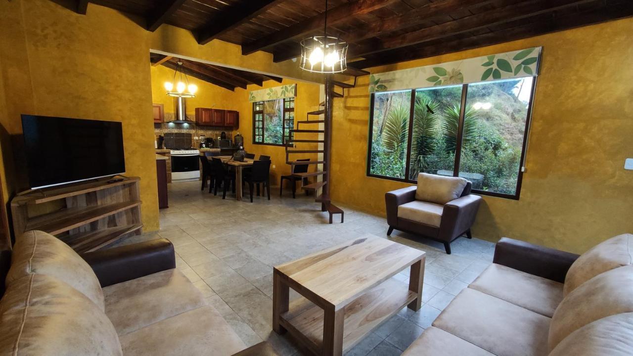 "Casa Verde" En Banos De Agua Santa Con Vista Al Volcan Tungurahua 외부 사진