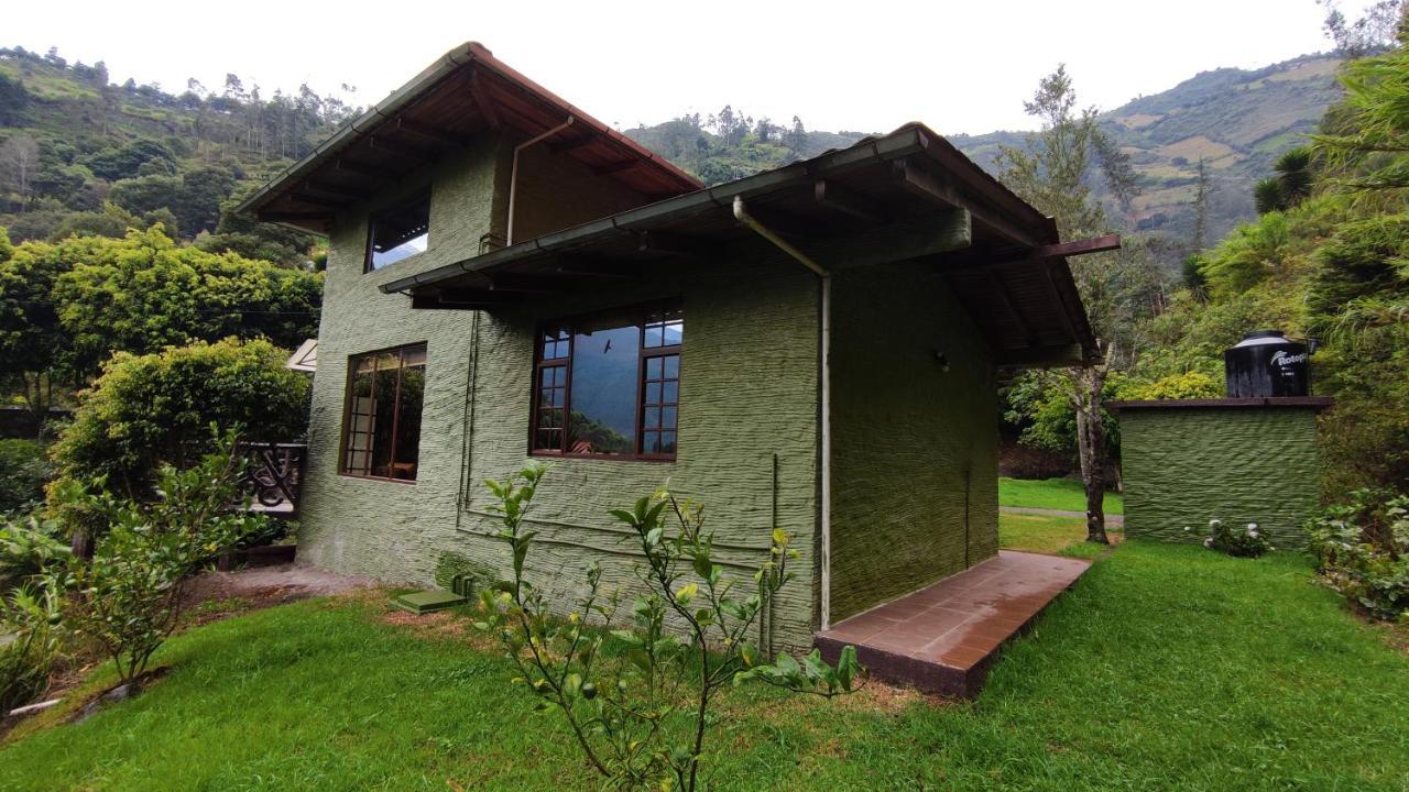 "Casa Verde" En Banos De Agua Santa Con Vista Al Volcan Tungurahua 외부 사진