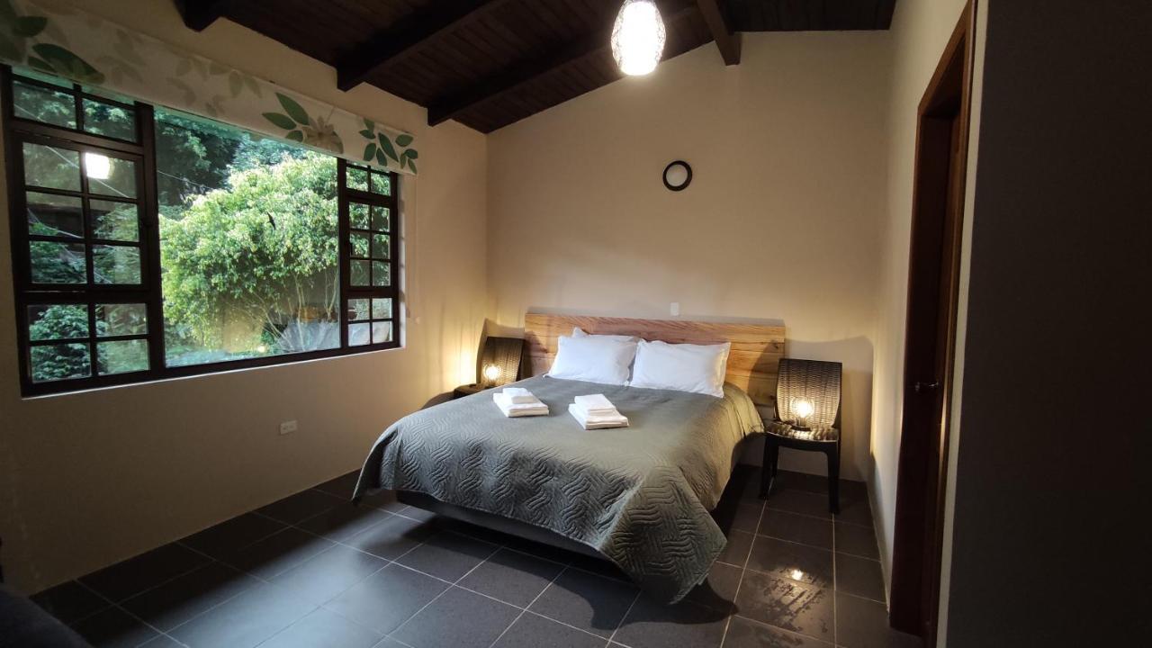 "Casa Verde" En Banos De Agua Santa Con Vista Al Volcan Tungurahua 외부 사진